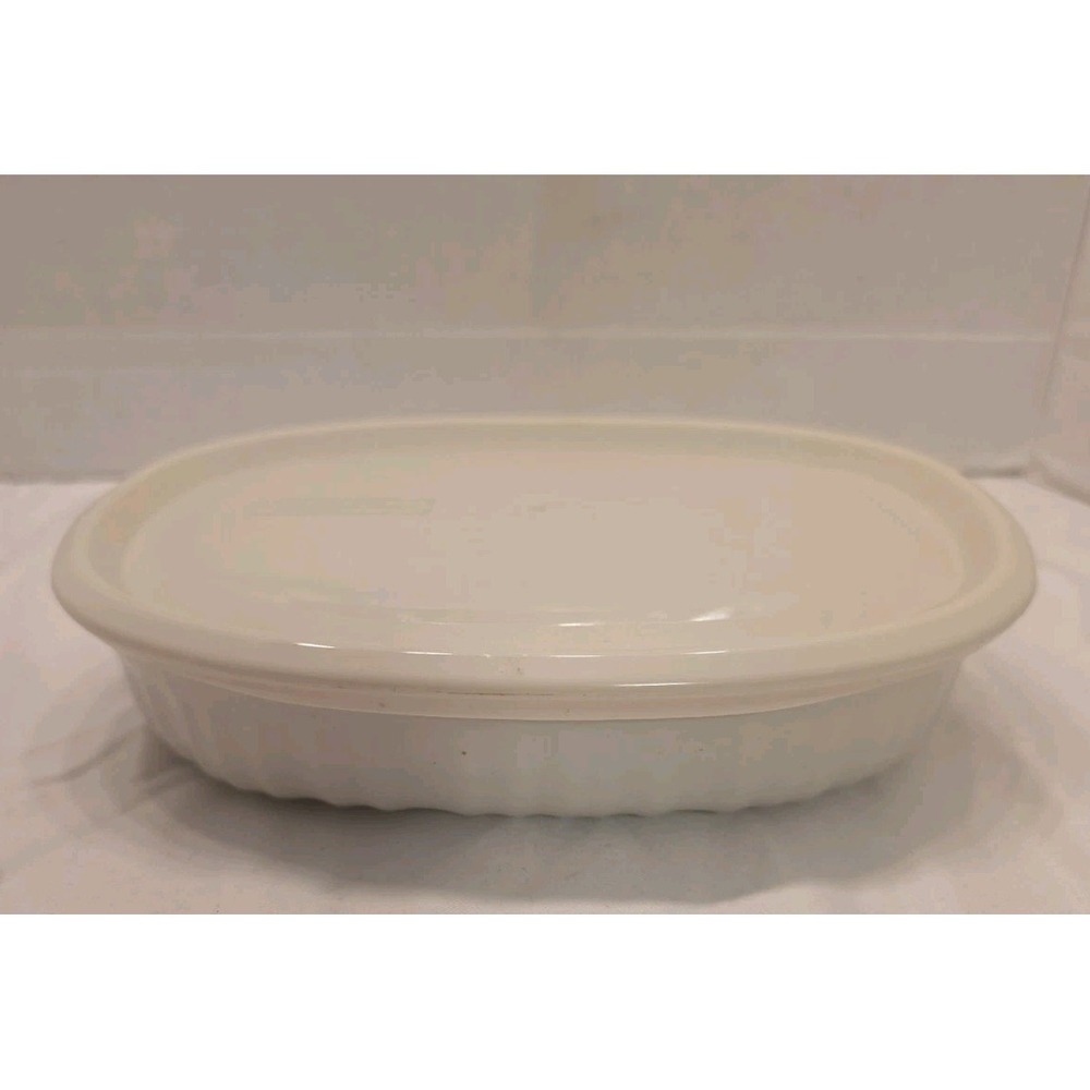 CorningWare French White 15 oz Oval Ribbed Casserole Baking Dish w/ Plastic Lid